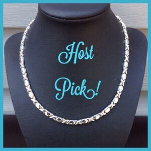 Elegant Silver Necklace